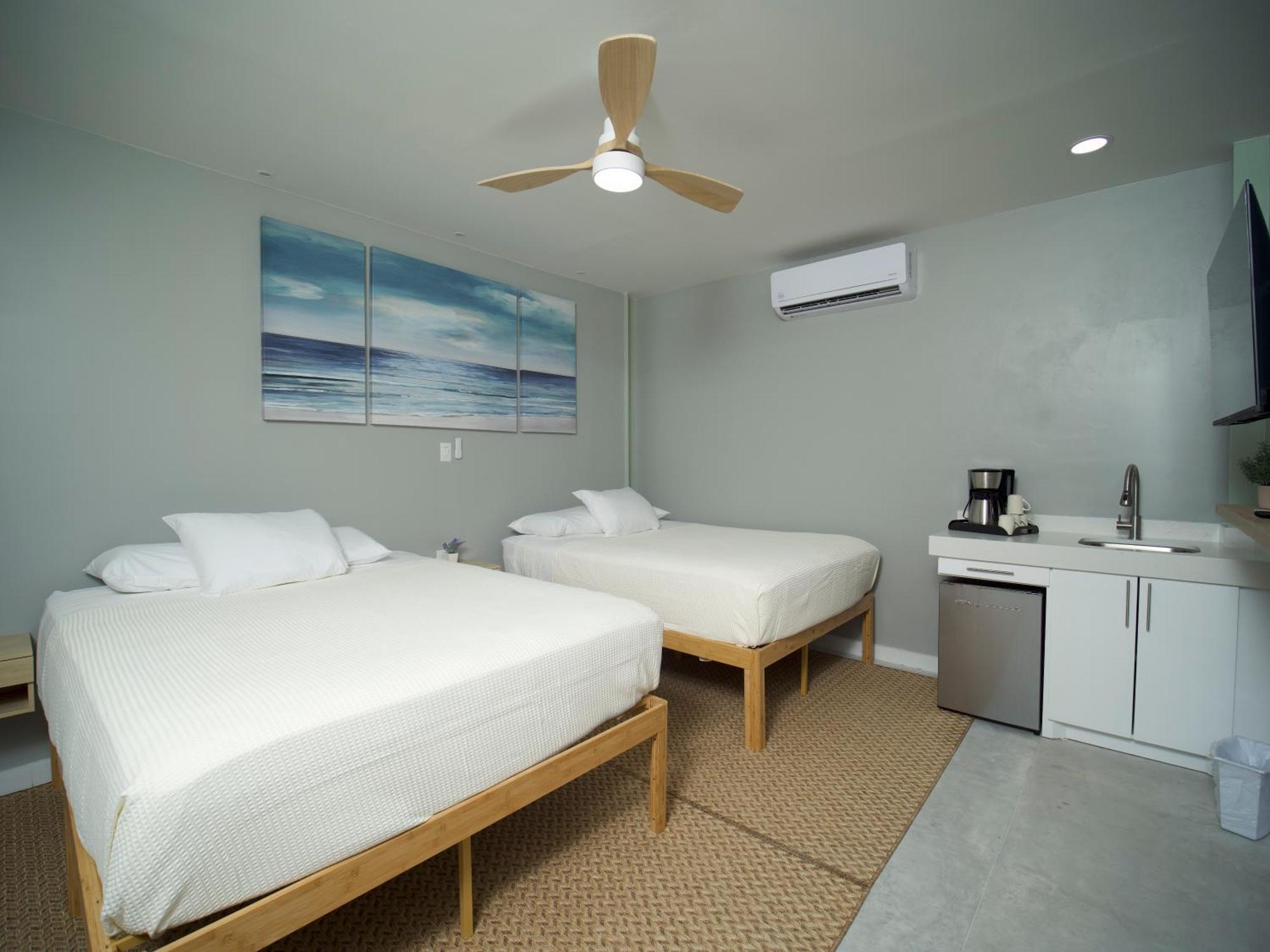 Sandbar Beachfront Hostel & Restaurant San Pedro  Dış mekan fotoğraf