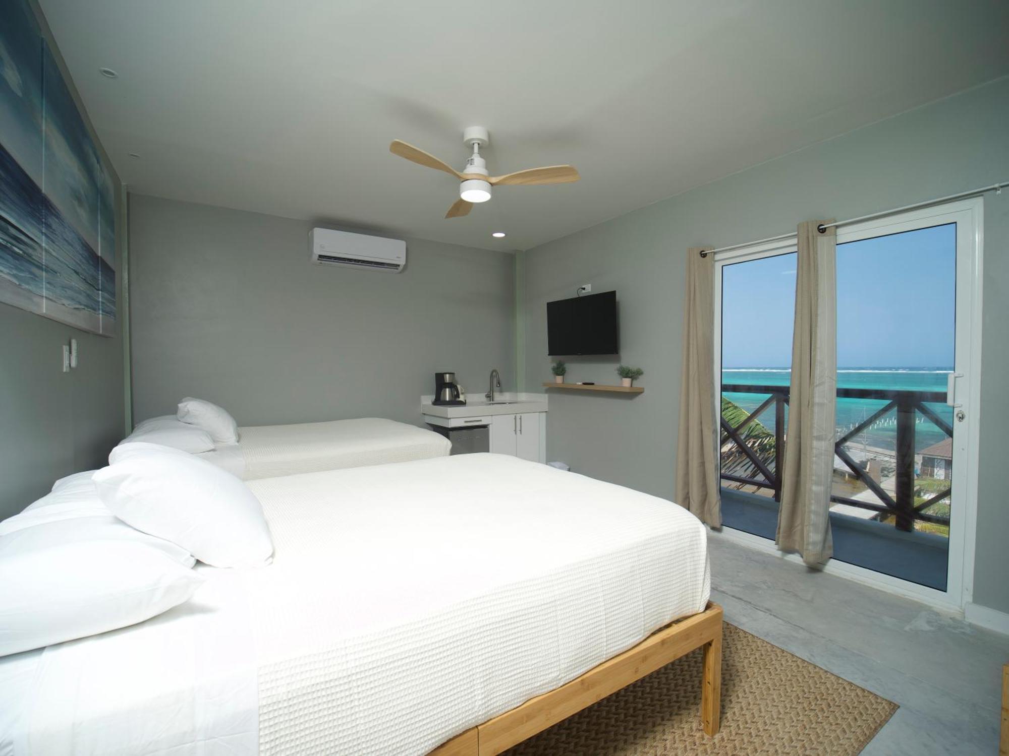 Sandbar Beachfront Hostel & Restaurant San Pedro  Dış mekan fotoğraf